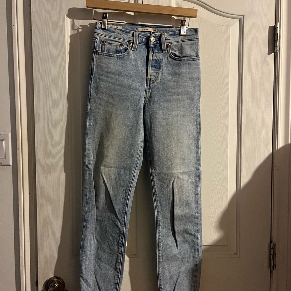 Levi's Women's Straight Leg Wedgie Light Blue Jeans